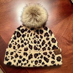 NWOT C.C Exclusives Leopard Cheetah Animal Print Knit Hat Cap Beanie Pom Pom